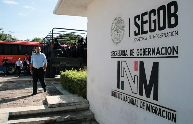 Peña Nieto anuncia reestructuración y depuración del INM