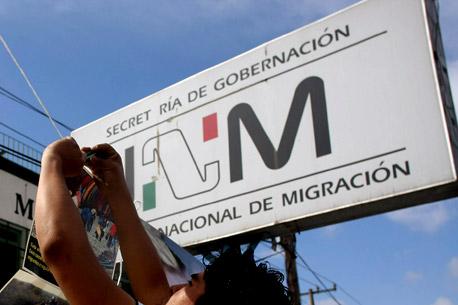 El Salvador acusa abusos del INM
