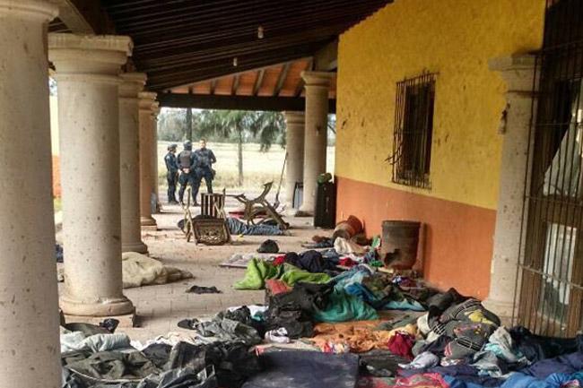 Enfrentamiento de 3 horas en Michoacán deja 43 muertos