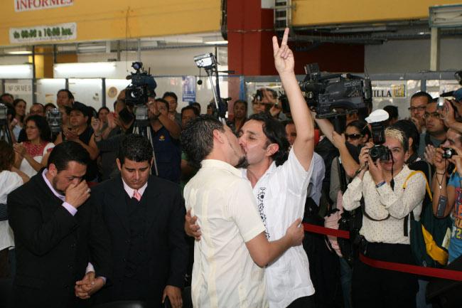 Corte declara inconstitucional la ley de Campeche que prohíbe a parejas del mismo sexo adoptar