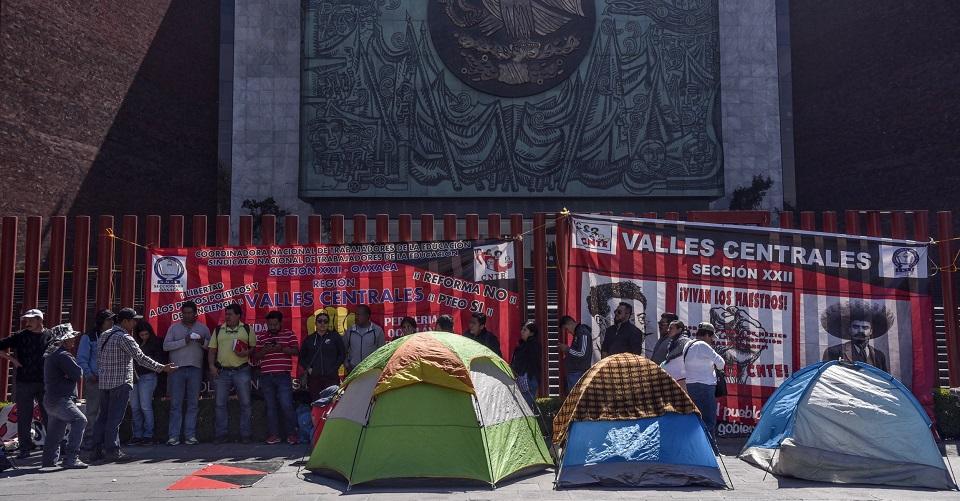 La CNTE retira bloqueo de San Lázaro, pero advierte que está en “alerta máxima” por reforma educativa