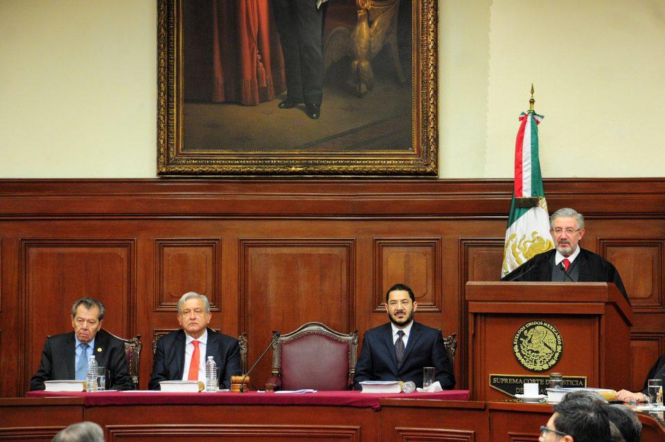 Si un juez no goza de independencia se convierte en mandadero, dice presidente de la Corte ante AMLO