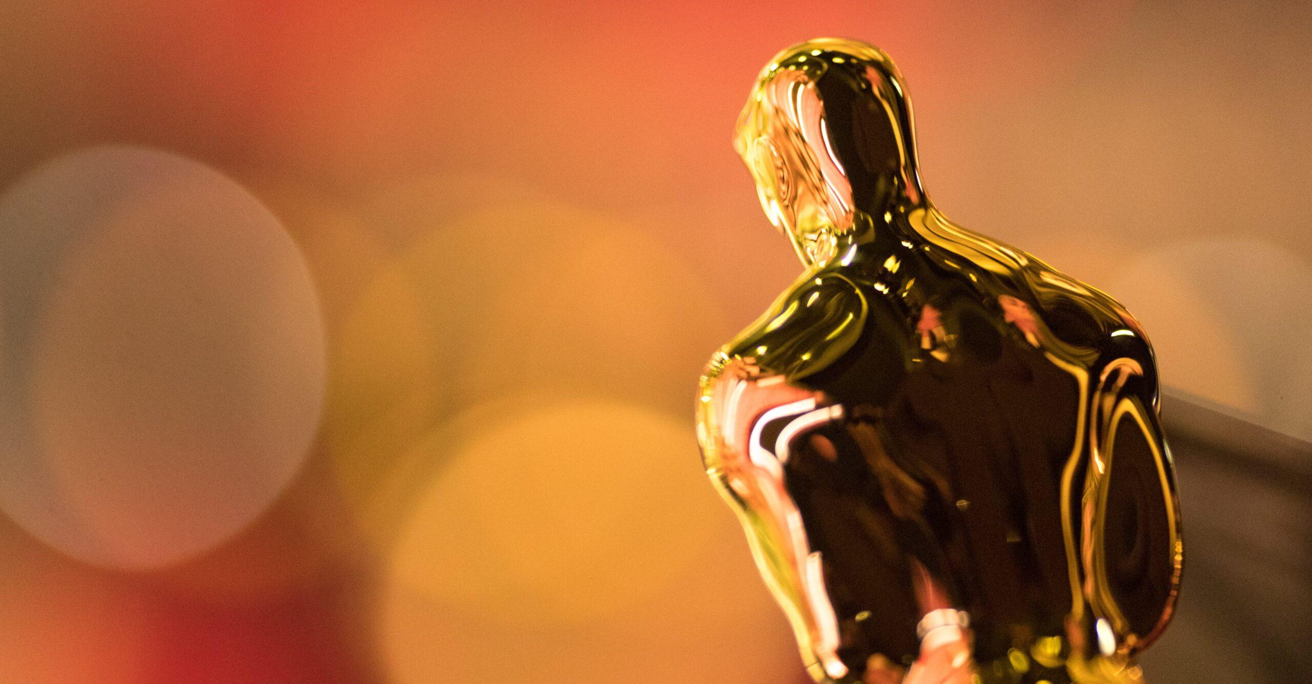 Otro error en los Oscar: ponen foto de productora viva en el video de personajes fallecidos
