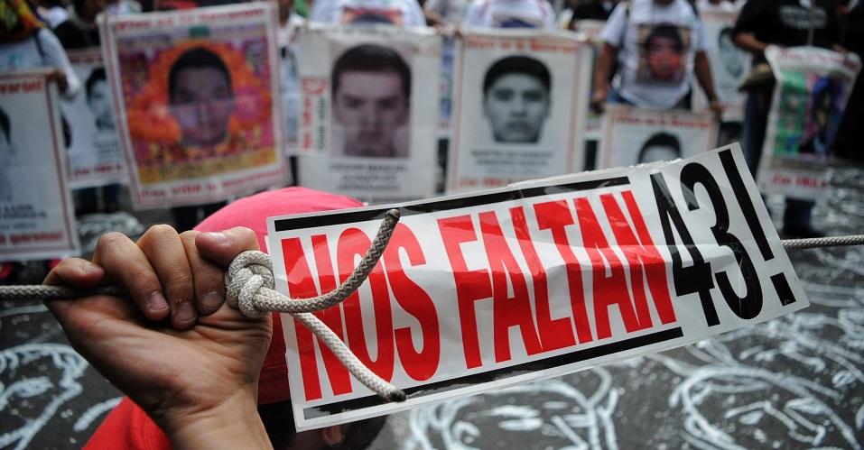 EPN termina su gobierno sin aclarar el caso Ayotzinapa, con una investigación fallida y ningún sentenciado