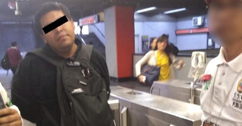 Detienen a dos hombres por acoso sexual en estaciones del Metro de la CDMX