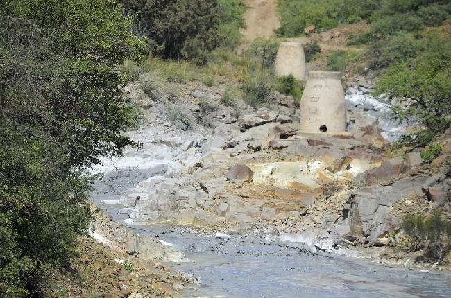 Tras contaminar río con ácido, minera puede ser multada con solo 4 mdp
