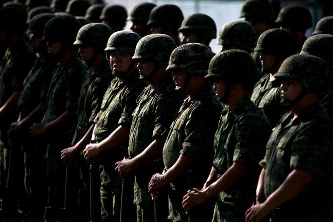 La Marina detiene a casi 50 policías en Veracruz, tras operativo