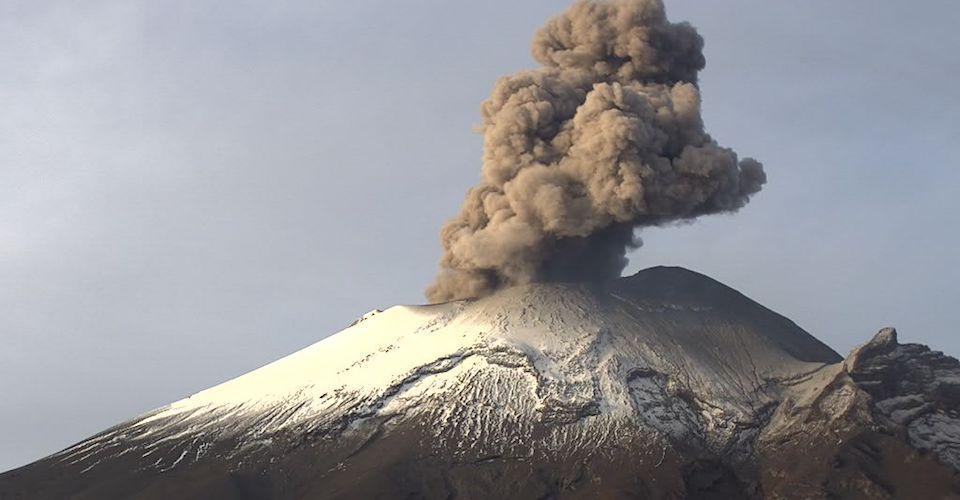 Exhala el Popocatépetl: prevén caída de ceniza en todas las alcaldías de CDMX