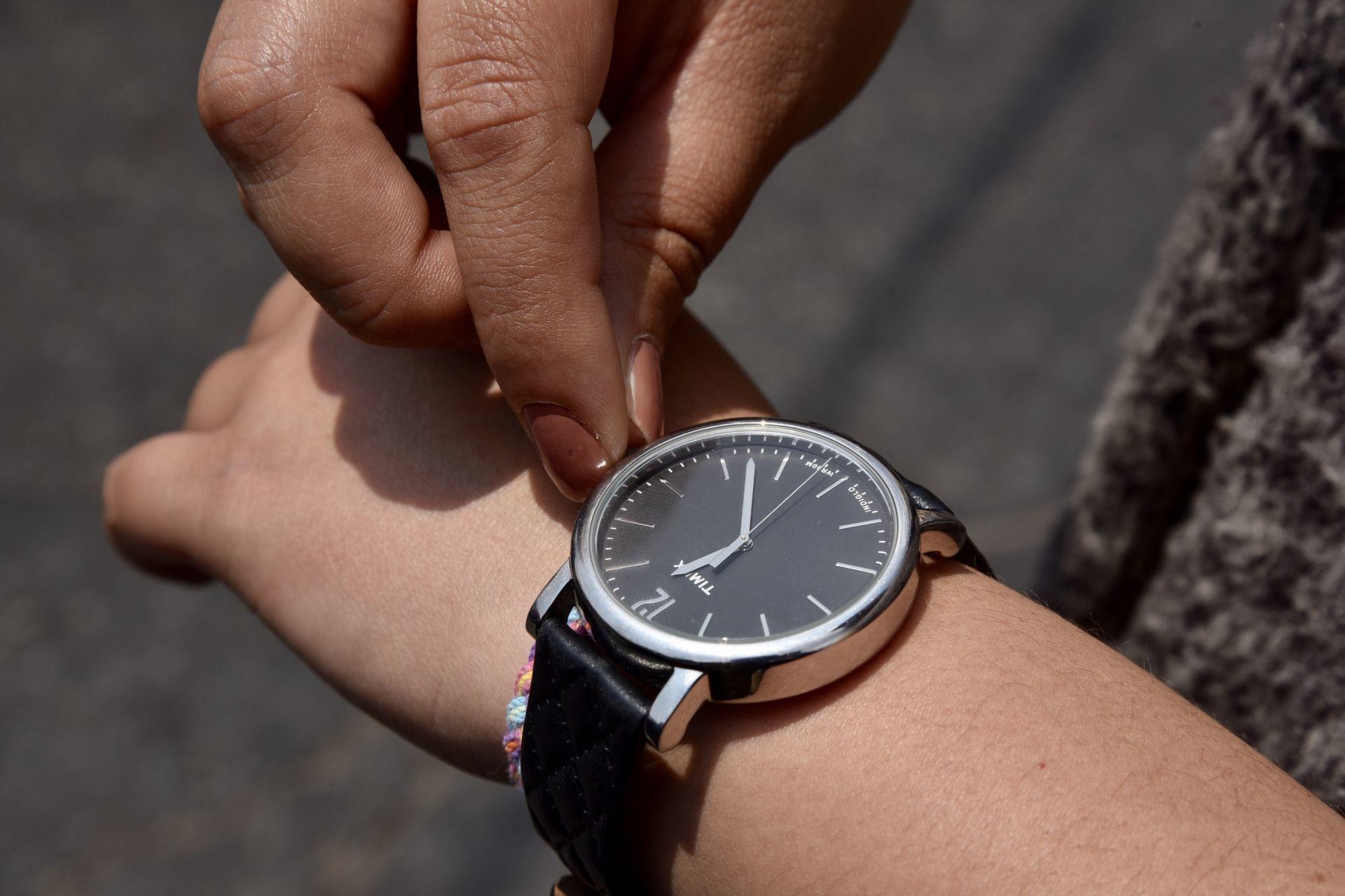 ¿Listo para ajustar tu reloj? Se termina el horario de verano