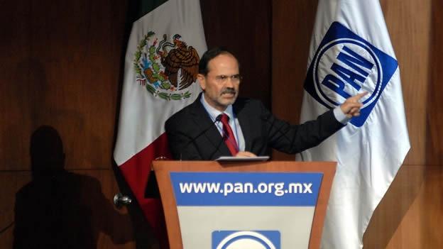 Con anuncio de tren DF-Querétaro, “el Gobernador viola la ley electoral”: Madero