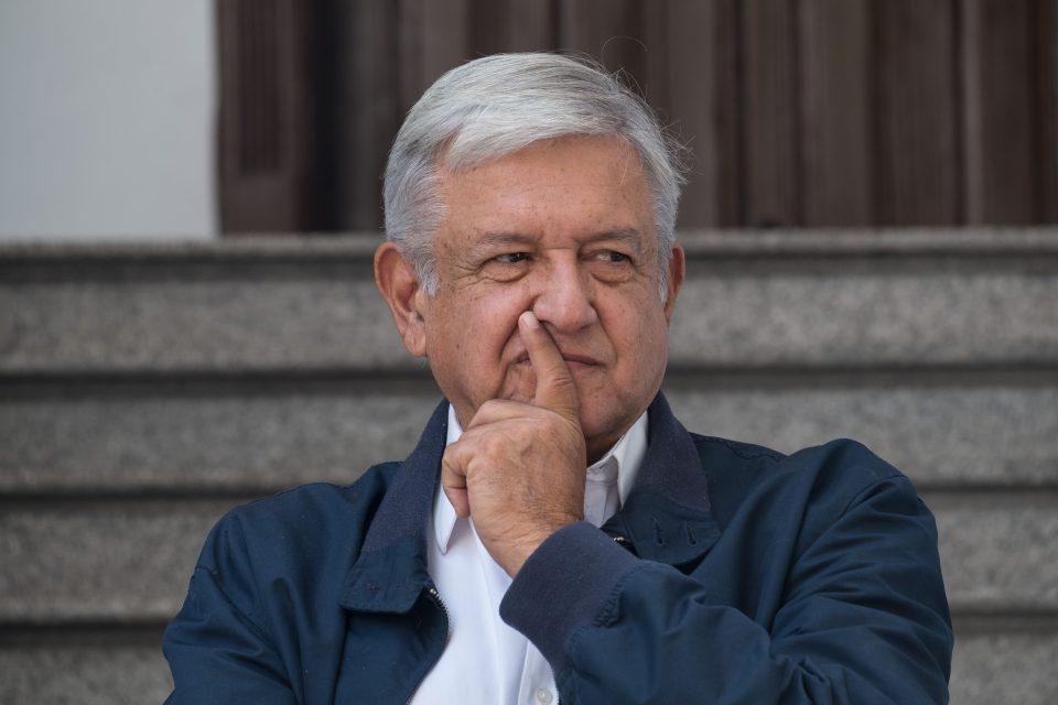 López Obrador rehabilitará 50 hospitales inconclusos; promete que no faltarán medicamentos