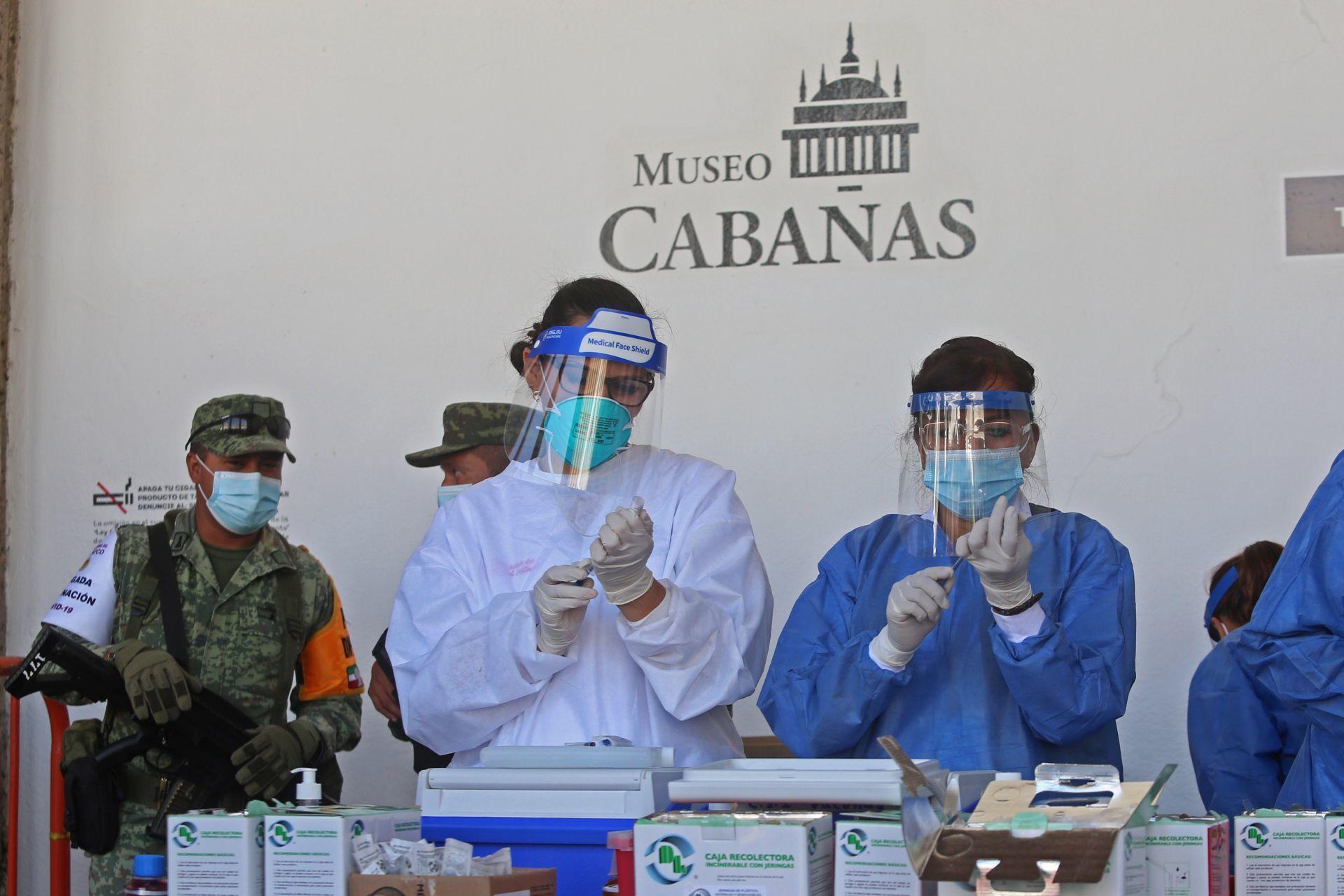 México suma 197,827 muertes por COVID; se han aplicado más 695 mil esquemas completos de vacunación