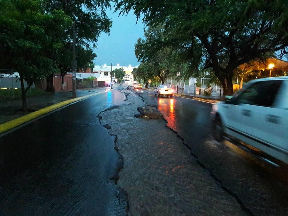 Lluvia destrozó una obra pública en Colima, la cual tenía 3 meses de inaugurada