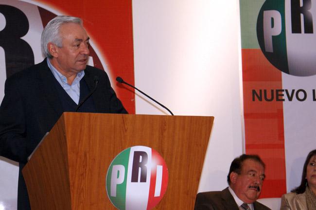 Con rechazo de Peña Nieto, <br>PRI lleva a consulta la reelección