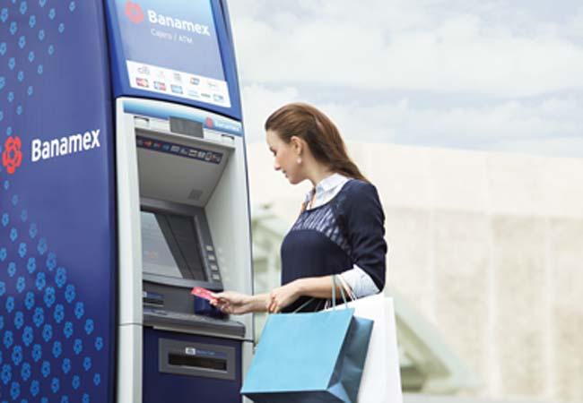 Por fallas en servicios, Banamex atenderá hoy hasta las 18:00