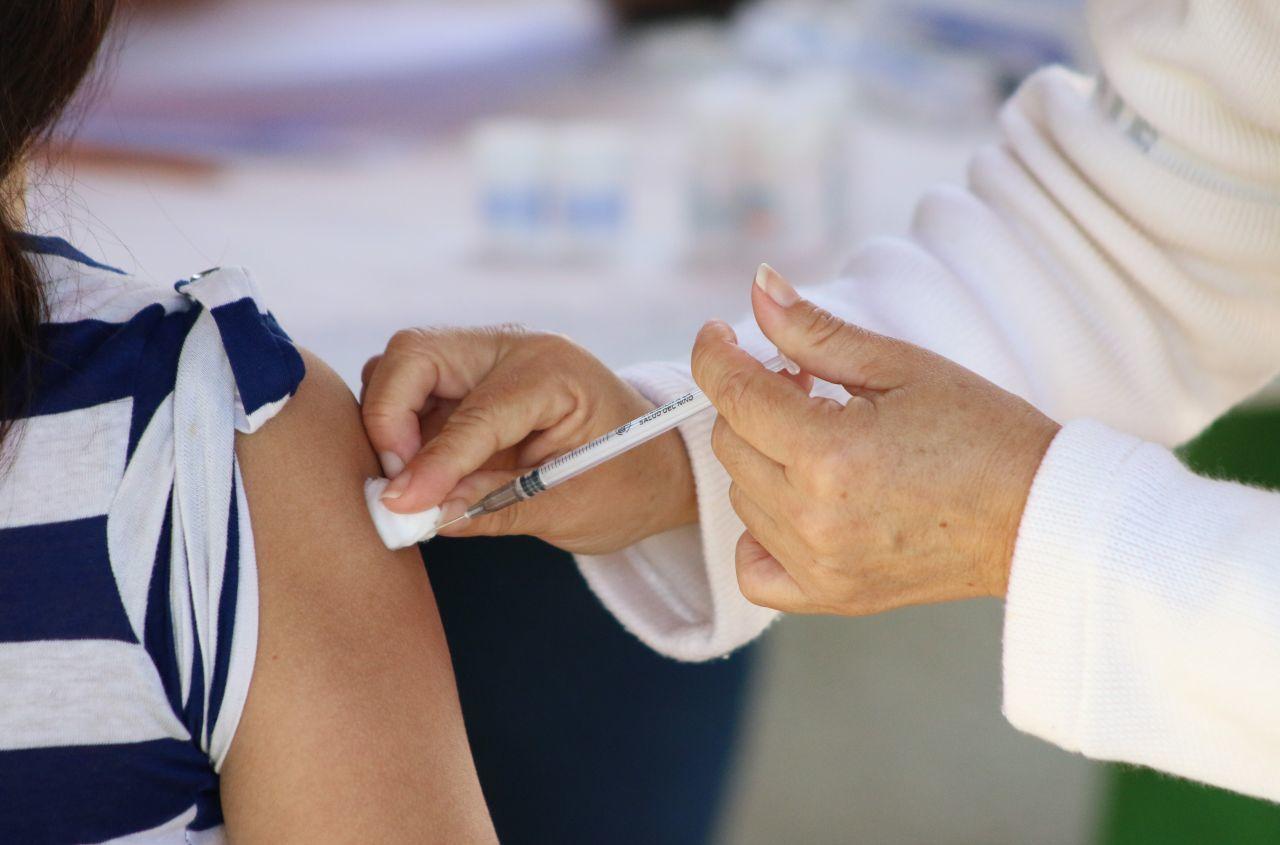 Primer lote de vacunas de Pfizer contra COVID llegará este miércoles a México