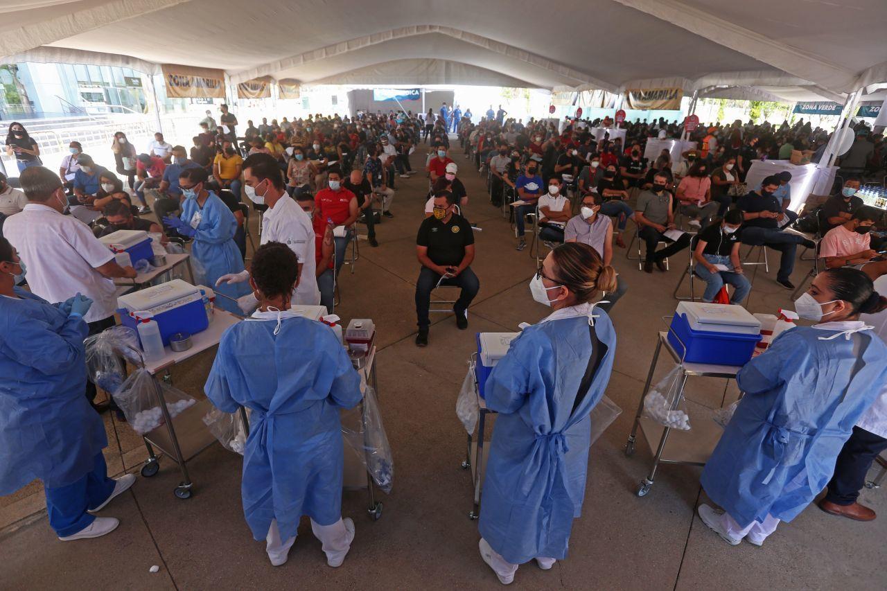 Salud suma 221 muertes más por COVID; van más de 220 mil defunciones