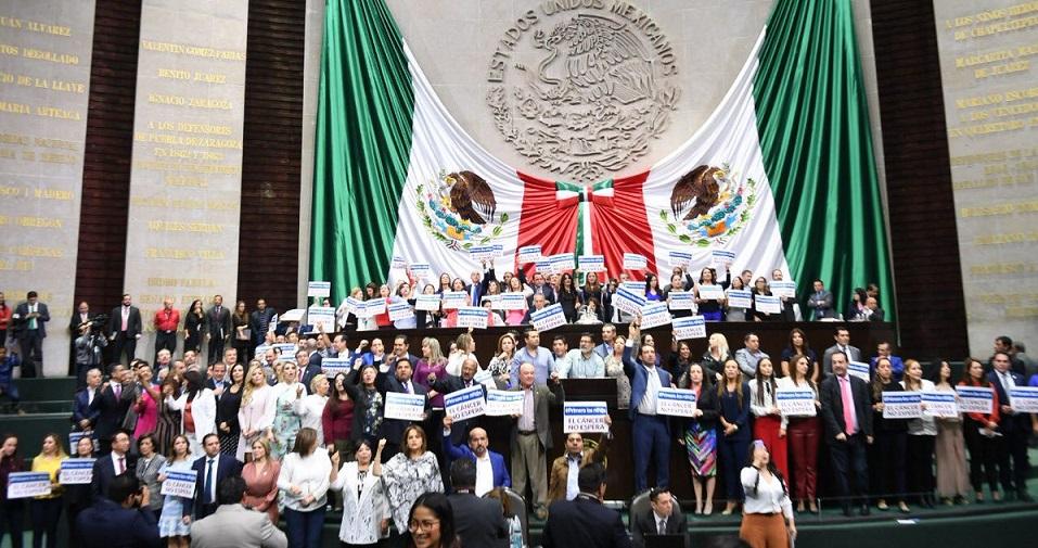 Reserva de Morena posterga la aplicación de reforma para dar licencia laboral a padres de niños con cáncer