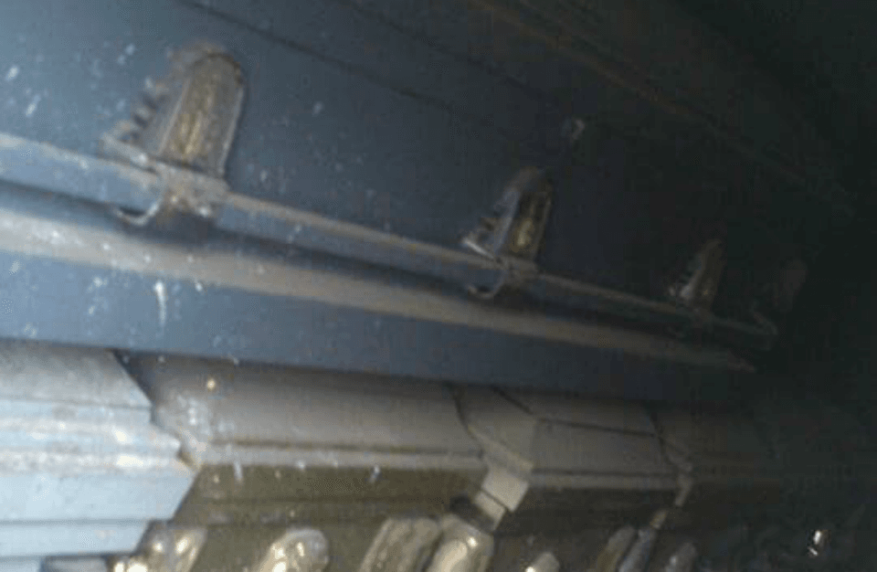 Revelan el misterio de por qué había 19 ataúdes en un bajo puente en Tlanepantla, Edomex