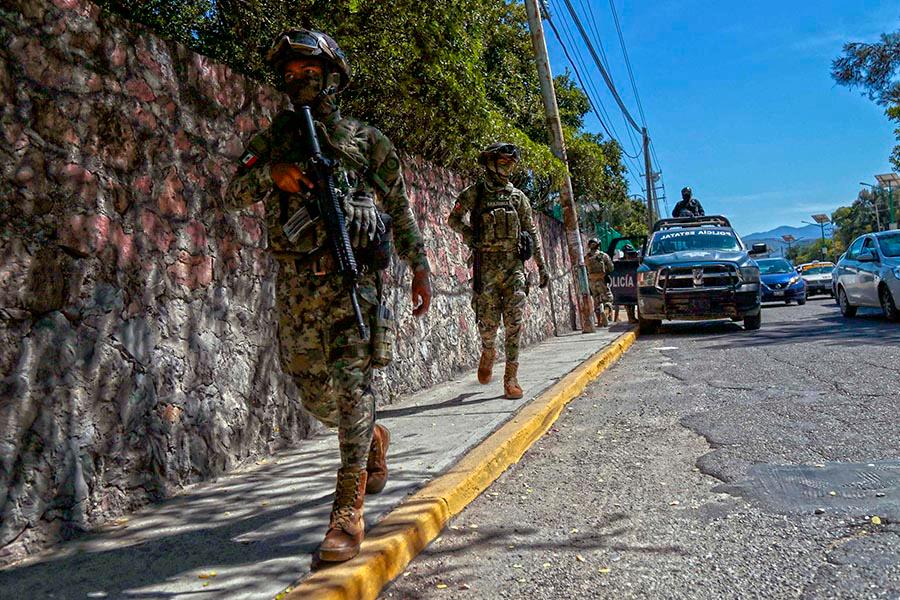 Ante ataques y extorsiones, la Marina asume la seguridad en Zihuatanejo, Guerrero