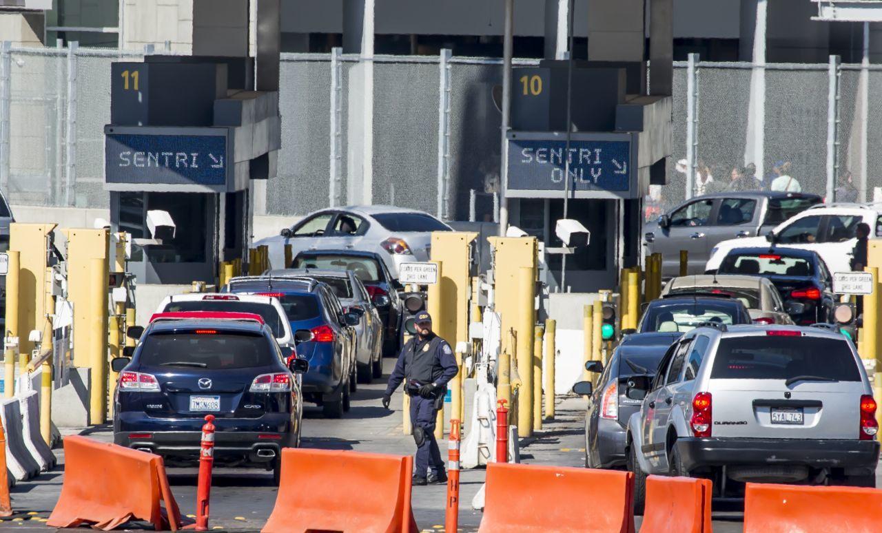 México y EU extienden un mes más el cierre de la frontera debido al COVID-19