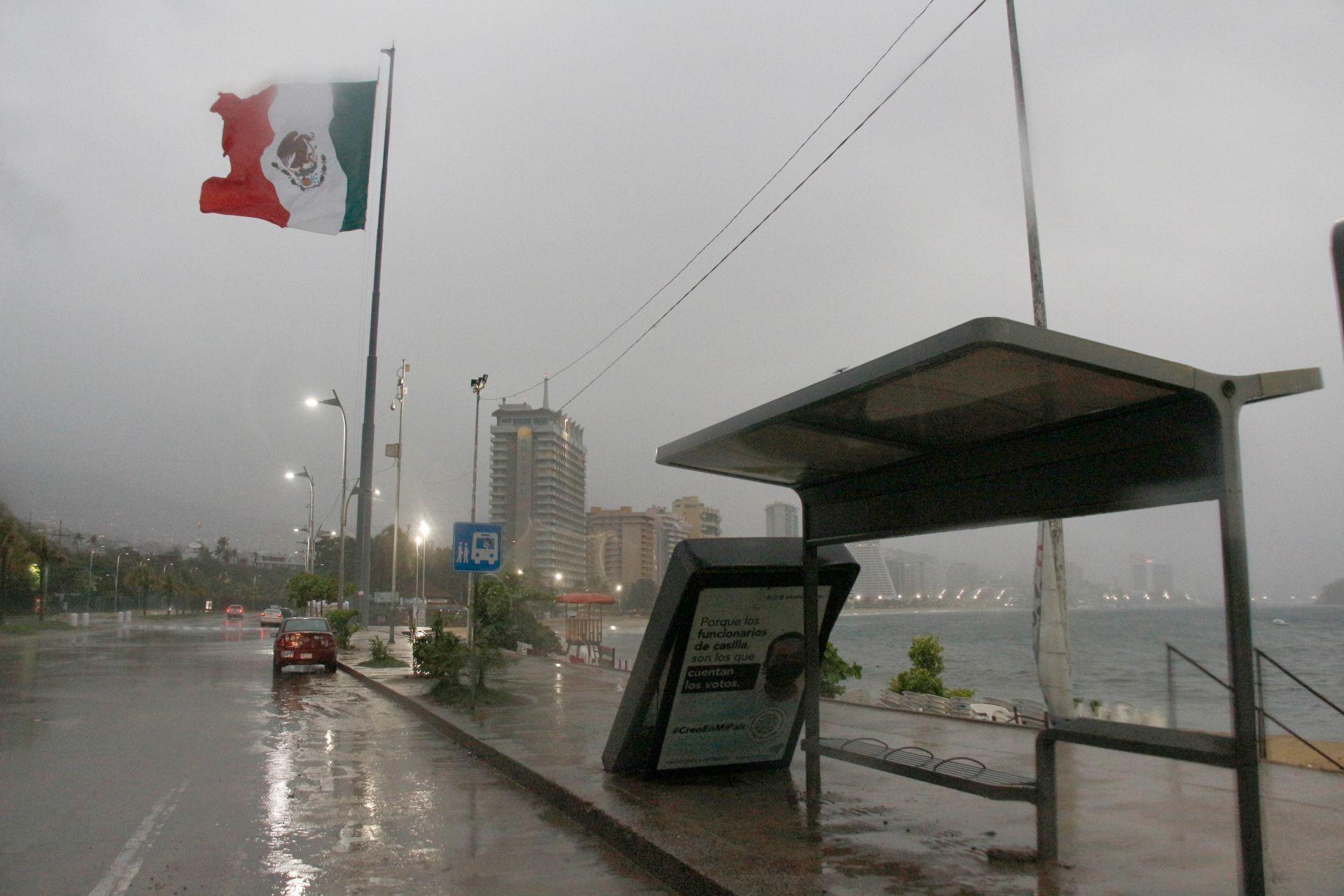 Tormenta tropical ‘Dolores’ toca tierra entre Colima y Michoacán; prevén fuertes lluvias y rachas de viento