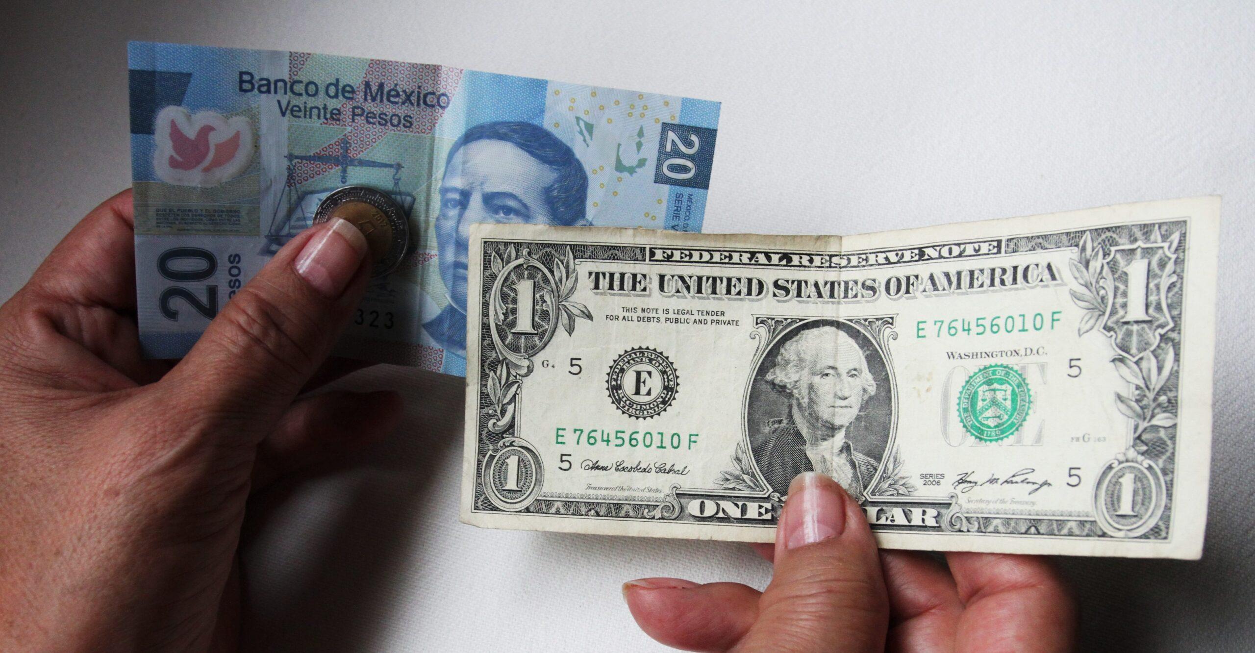 Dólar se vende en 20.04 pesos, y la BMV tiene ligera baja tras triunfo de López Obrador