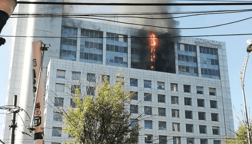 Tras incendio, reubicarán a personal de Conagua hasta que se revise el edificio