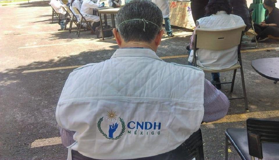 La CNDH contrató a un capacitador electoral para defender a víctimas de tortura