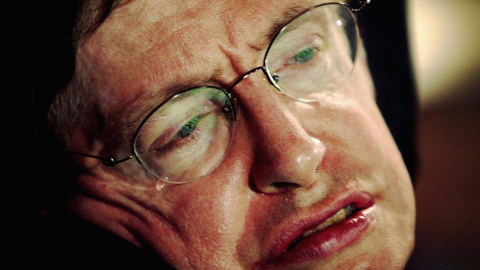 10 frases de Stephen Hawking, el científico más brillante de nuestro tiempo
