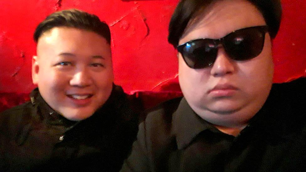 Los hombres que ganan hasta 13 mil dólares al día por imitar al líder norcoreano Kim Jong-un