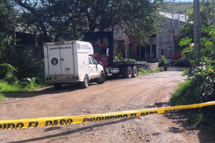 Hombres armados asesinan a 6 personas en bodega de pollos en Petaquillas, Guerrero; una menor de 12 años está entre las víctimas