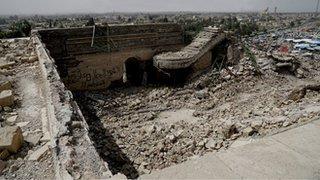 Cómo el Estado Islámico destruyó una mezquita pero reveló un palacio de 3 mil años de antigüedad