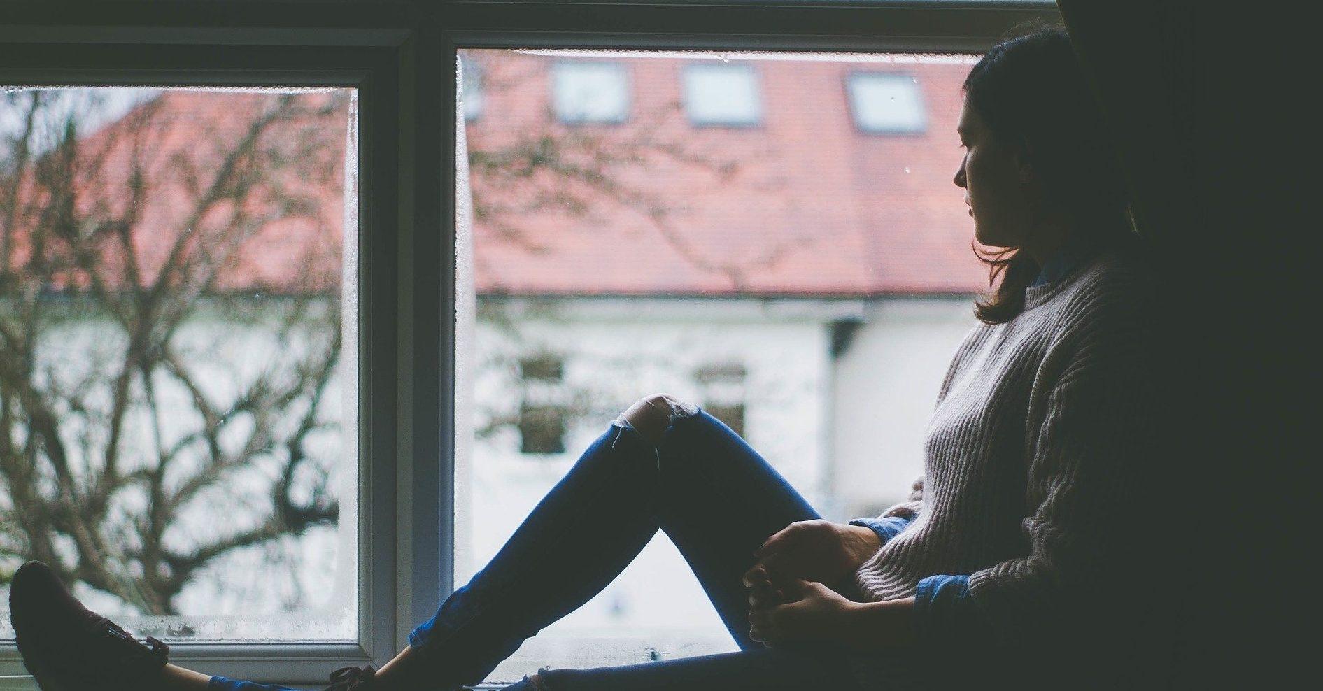 ¿El fin de año te pone triste? Estos son los síntomas de la depresión estacional y cómo evitarla