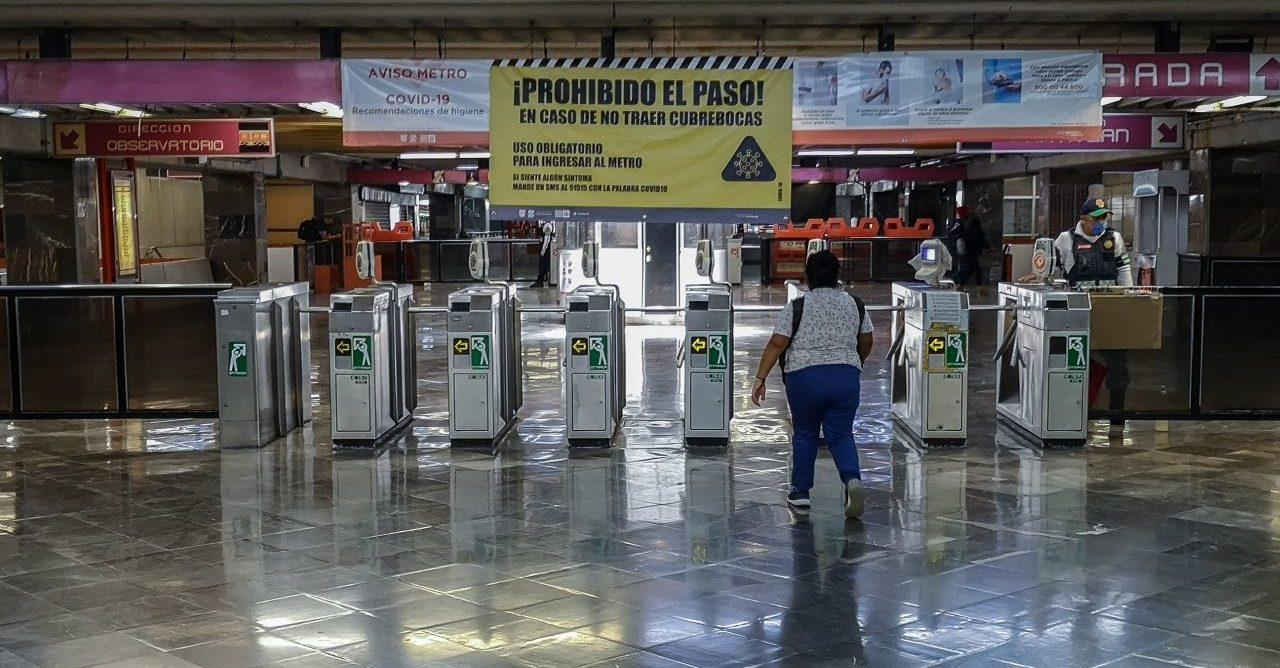“No somos delincuentes”: Mujeres denuncian a policías por quitarles tlacoyos que venderían en metro Polanco