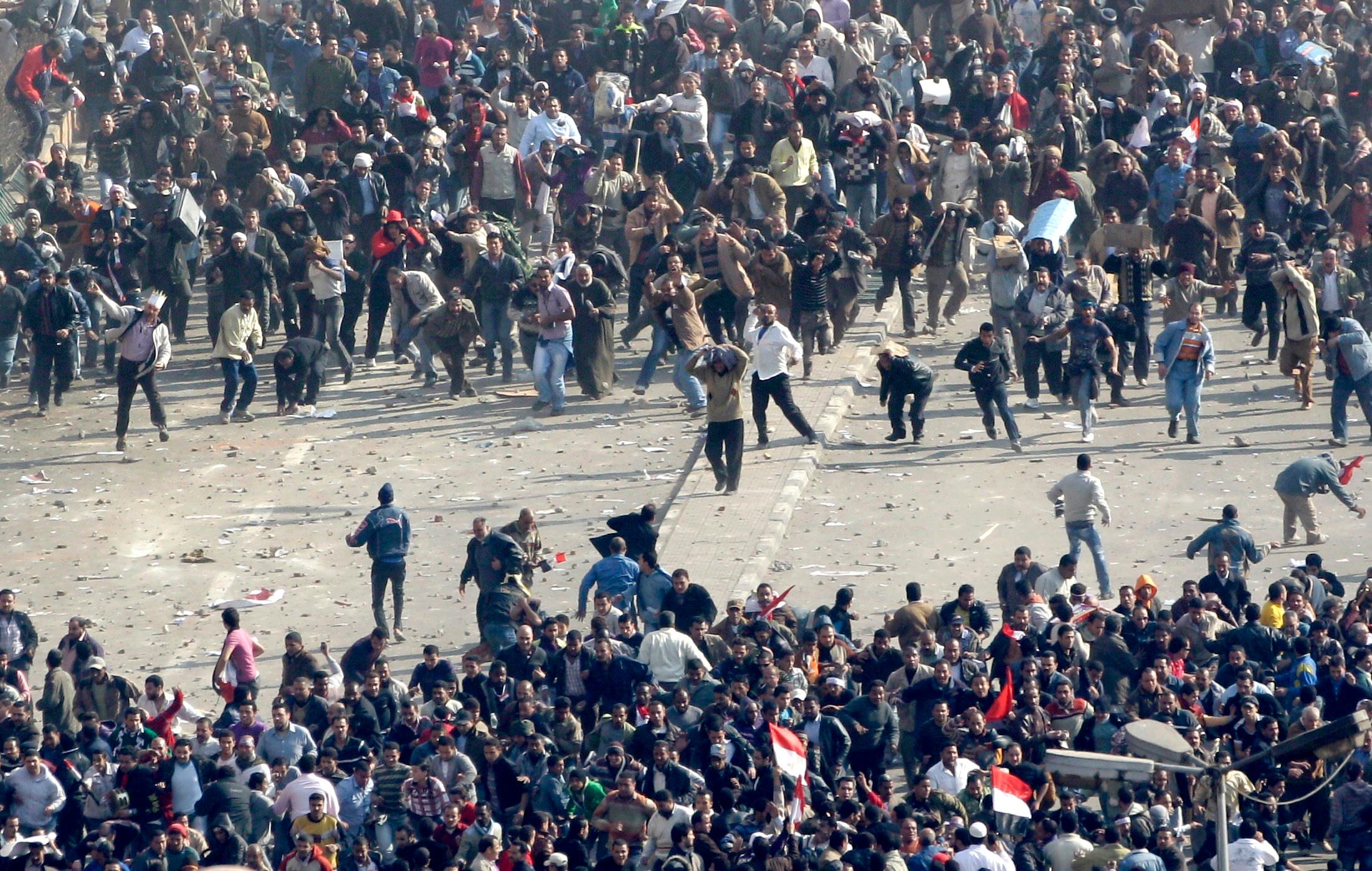 Agencias detallan enfrentamientos en la plaza Tahrir