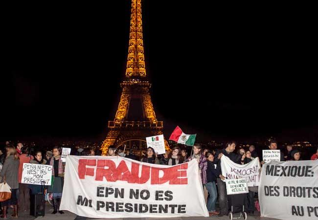 Protestan contra Peña Nieto en París