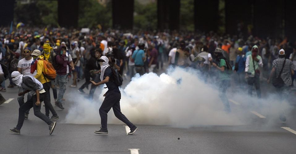Disturbios en Venezuela: usan gas y agua para dispersar a manifestantes (foto y video)