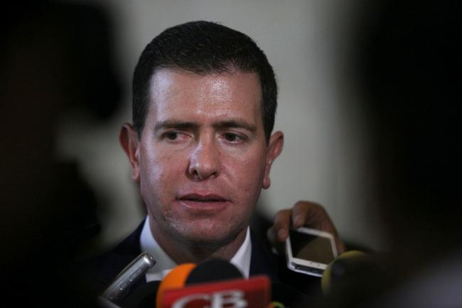 Al menos siete personas murieron por “fuego cruzado” en Apatzingán, dice el comisionado Castillo