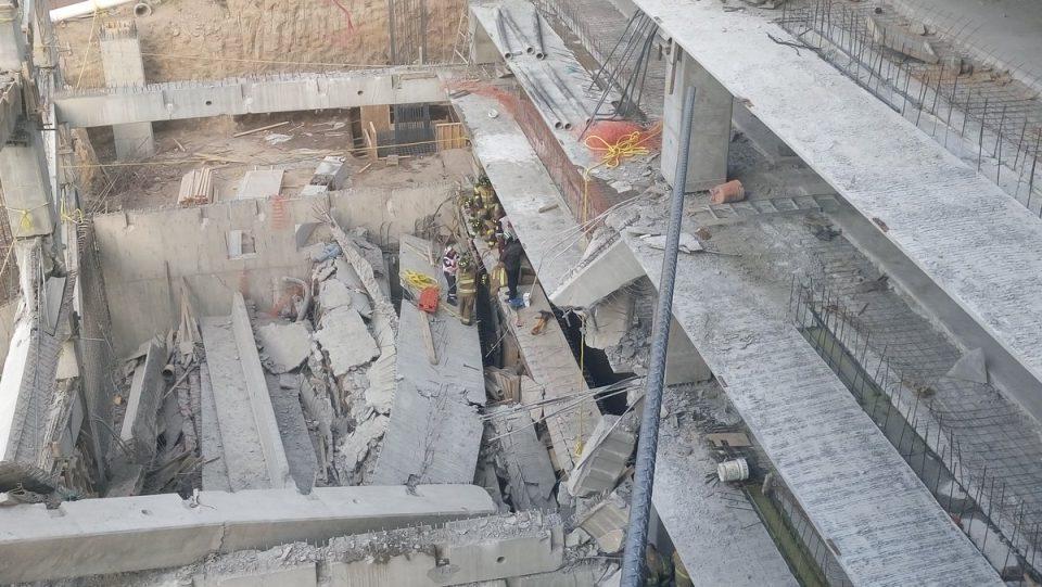 Un estacionamiento en construcción se colapsa en la CDMX y deja al menos 7 muertos y 9 heridos