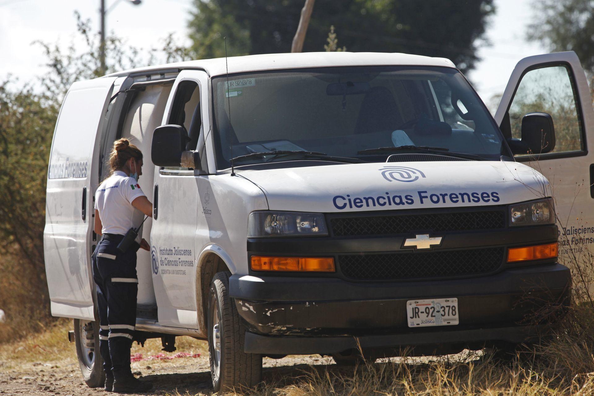 Hallan camioneta con siete cuerpos calcinados en Celaya, Guanajuato