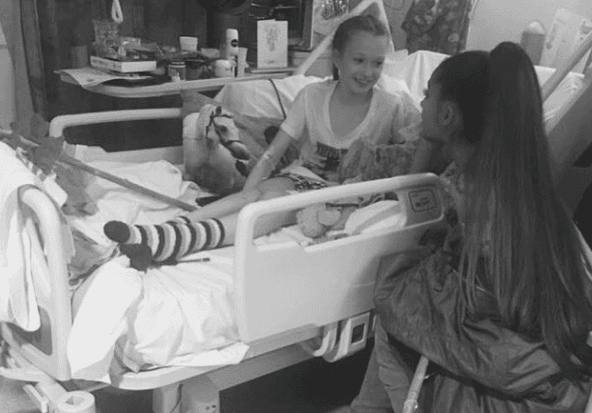 Ariana Grande visita a sus seguidores que resultaron heridos en el atentado de Manchester