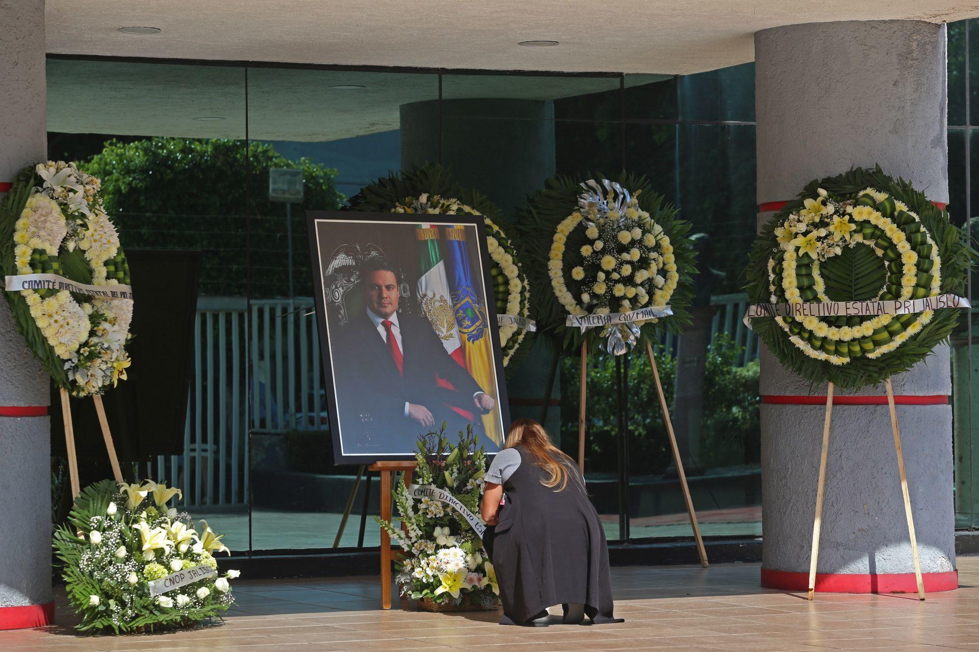 Familiares y amigos rinden homenaje en el Congreso de Jalisco a Aristóteles Sandoval
