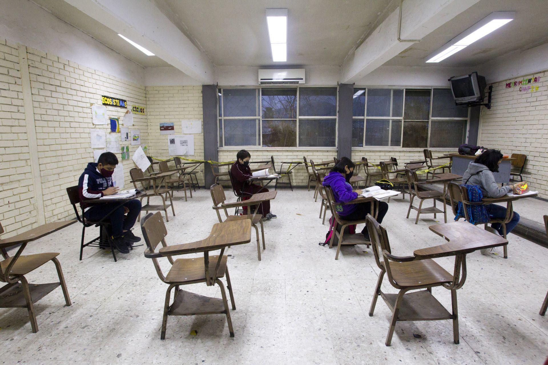 Educación en México: Medio millón de estudiantes dejó la escuela tras pandemia de COVID-19