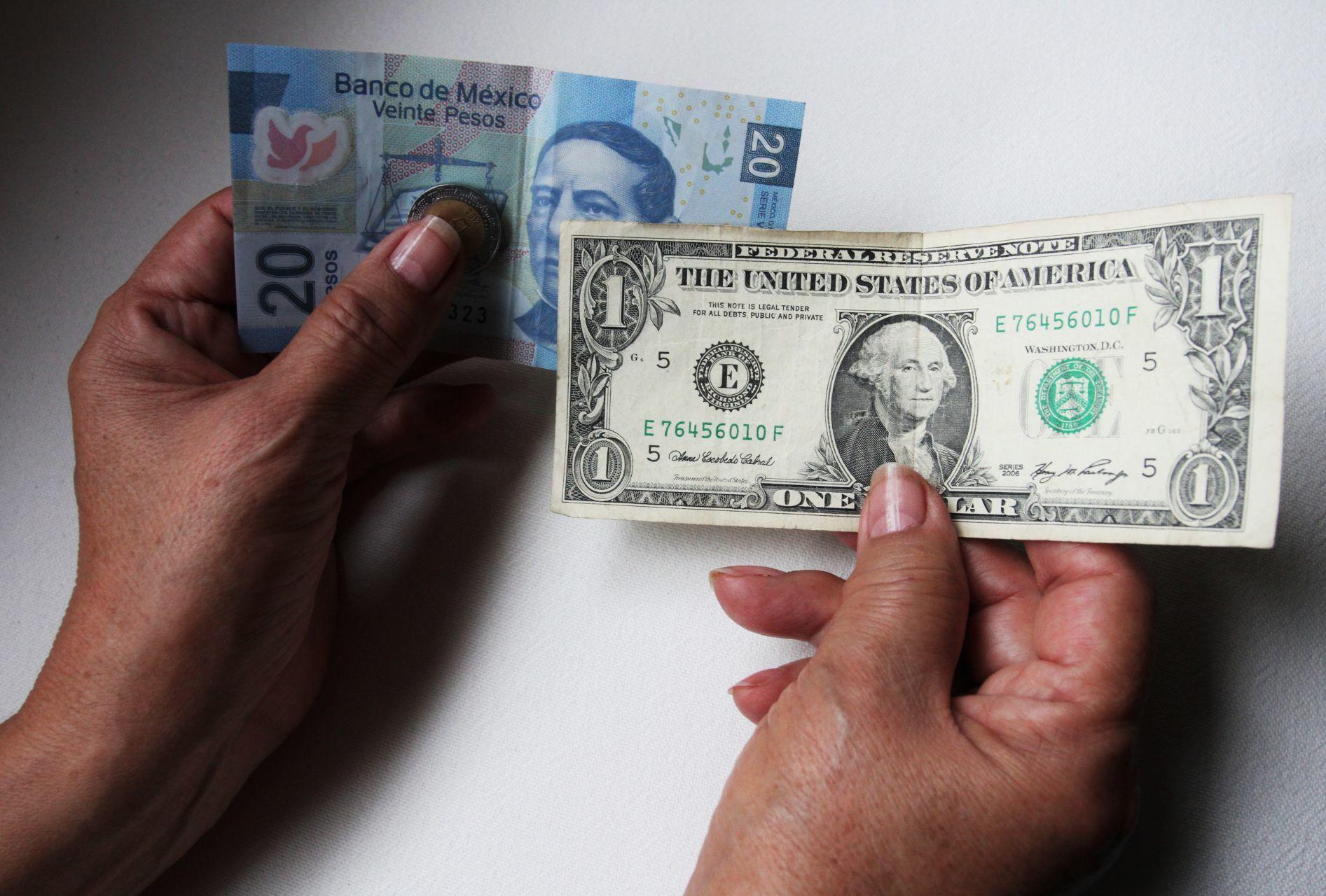 Dólar llega a 24 pesos ante nerviosismo por COVID-19 e impacto económico