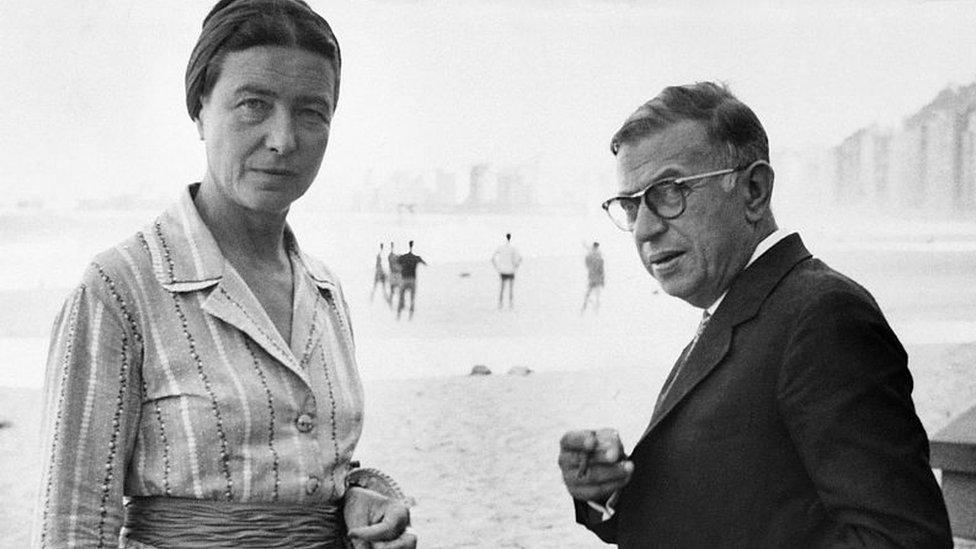 Jean-Paul Sartre y Simone de Beauvoir: la legendaria historia de amor de dos grandes intelectuales del siglo XX