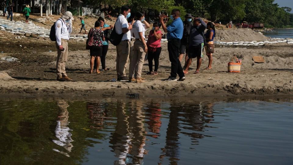 Padre e hijo de 7 años mueren ahogados al tratar de cruzar el río Suchiate