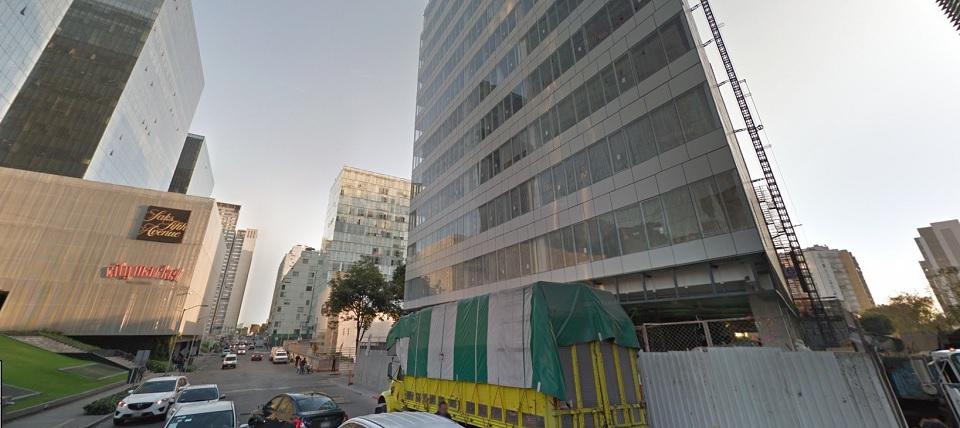Intento de asalto deja balacera y dos heridos a un costado de Plaza Carso, en Polanco