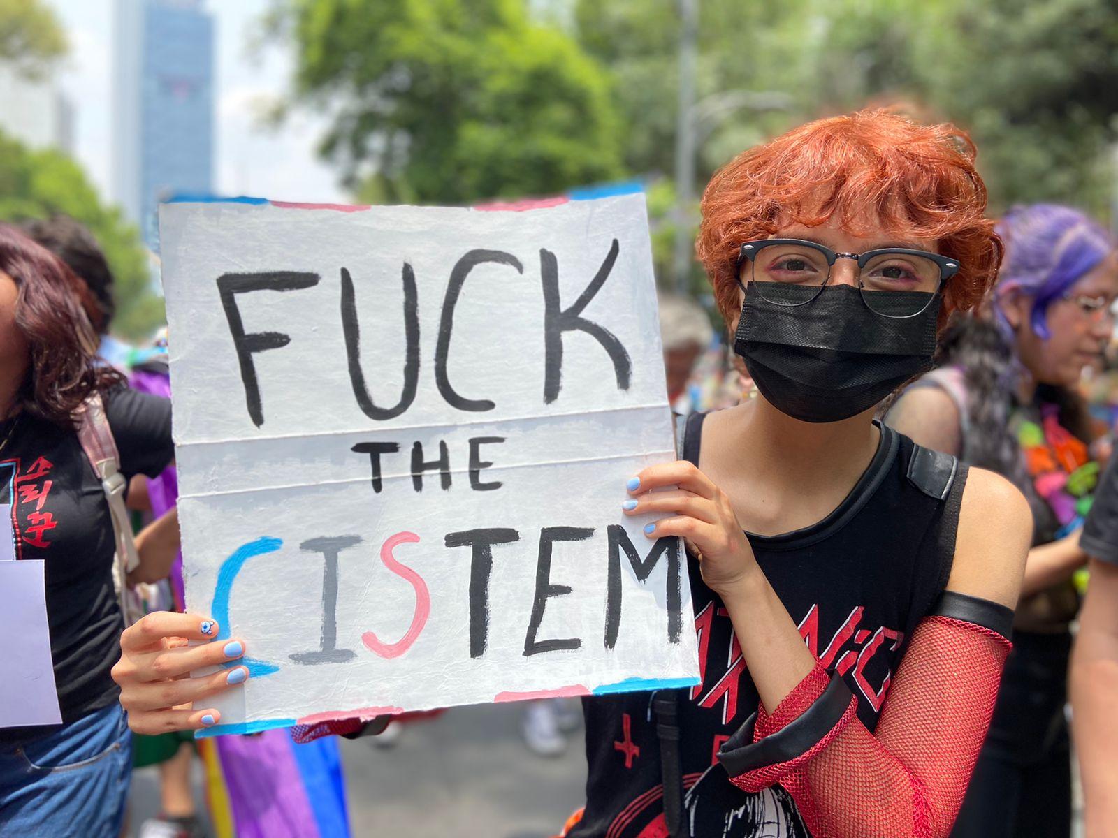 “Luchamos por nuestros derechos y no nos vamos a dejar”: El orgullo LGBTI+ regresó a las calles de CDMX