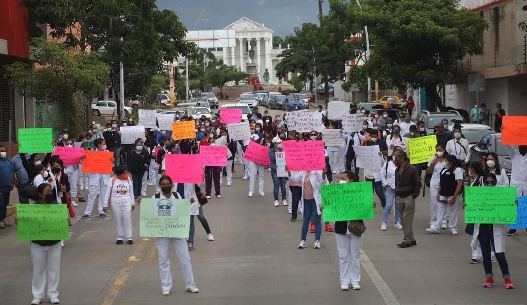 Más de 2 mil 500 trabajadores de la salud se quedan sin empleo en Oaxaca por falta de presupuesto